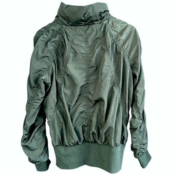 Like New Athleta Jetset Bomber Jacket Moss Size Small Fall 2024 Retail $159.00 - Picture 13 of 16